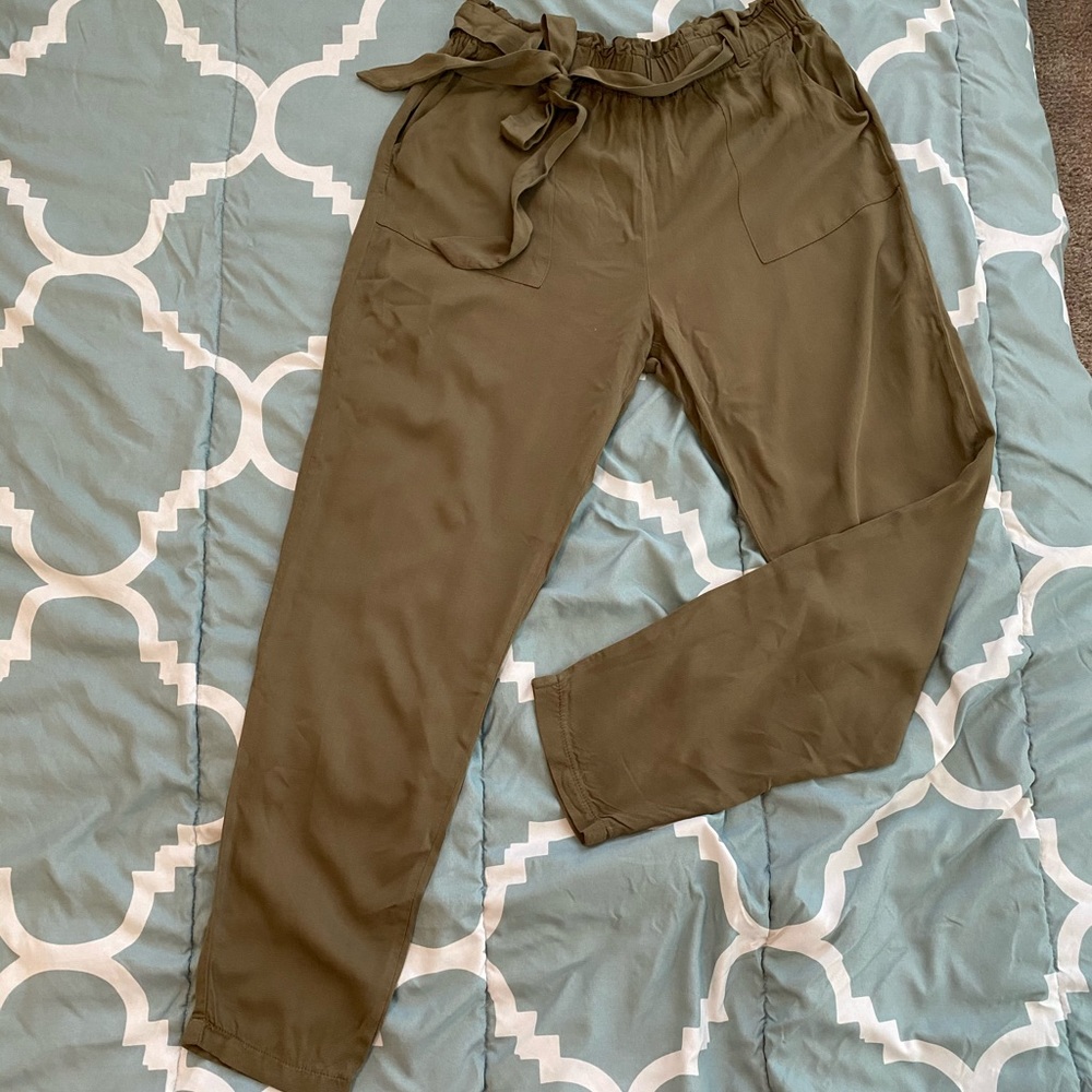 Olive relaxed pants